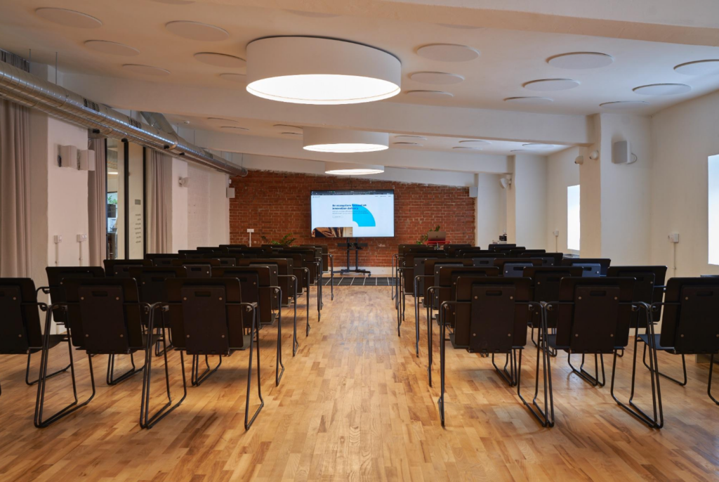 Colab R theater shape event hall