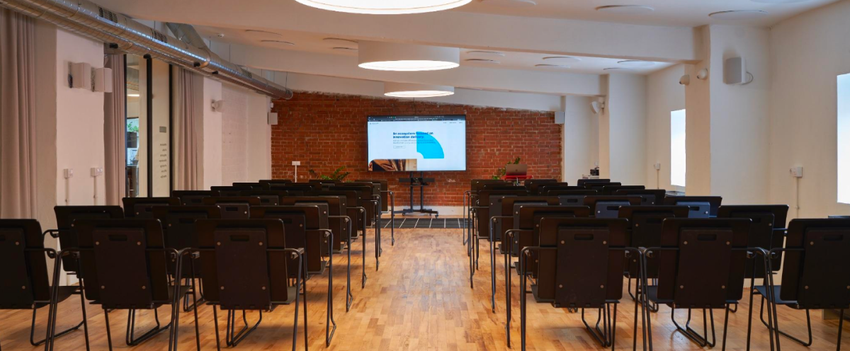 Colab R theater shape event hall 3