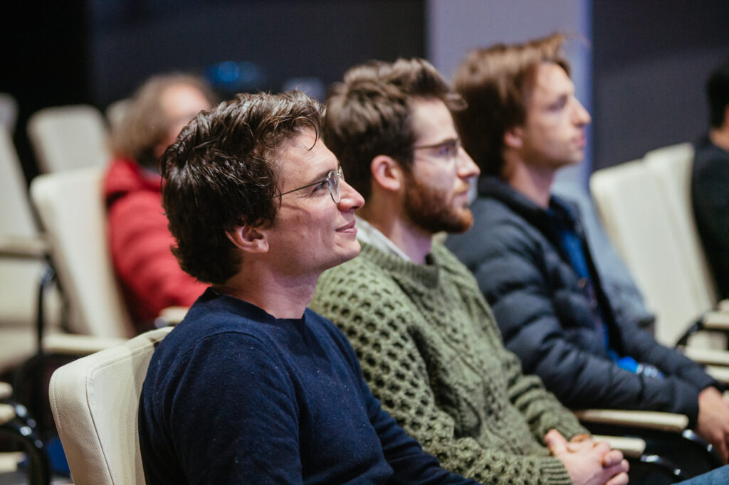 Hybrid Event guests livestreaming