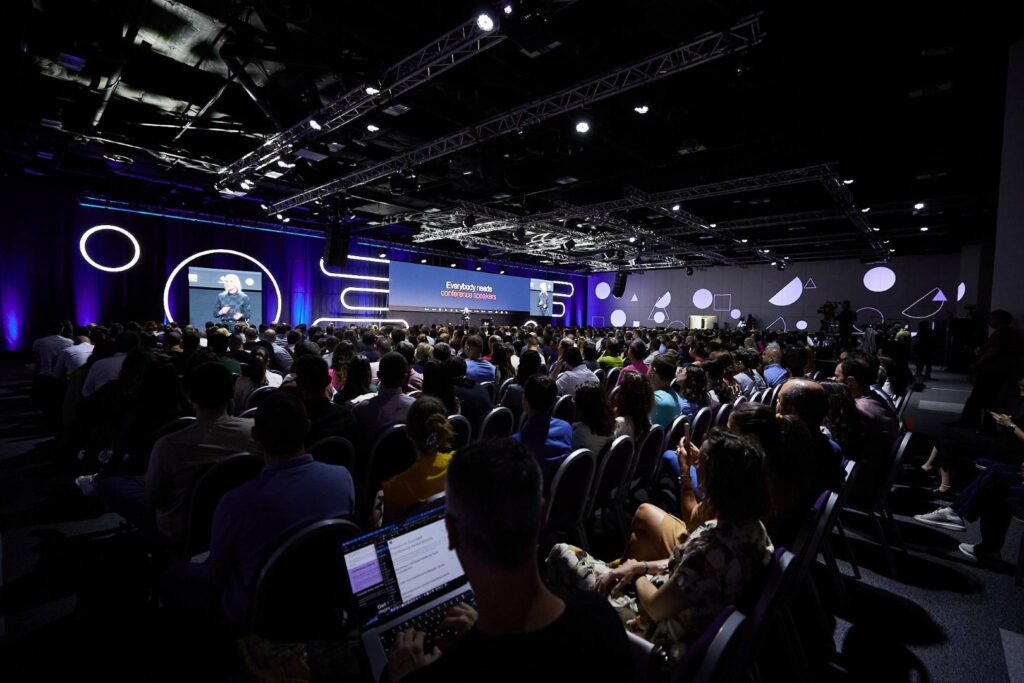 Hybrid conference live broadcast 1