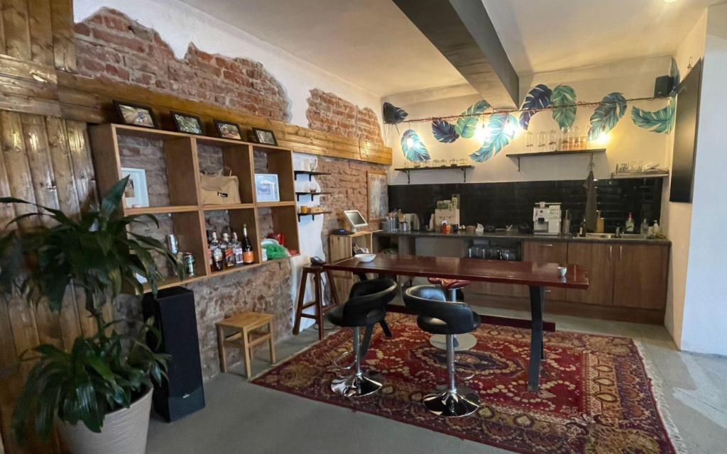 Networking S event space 2