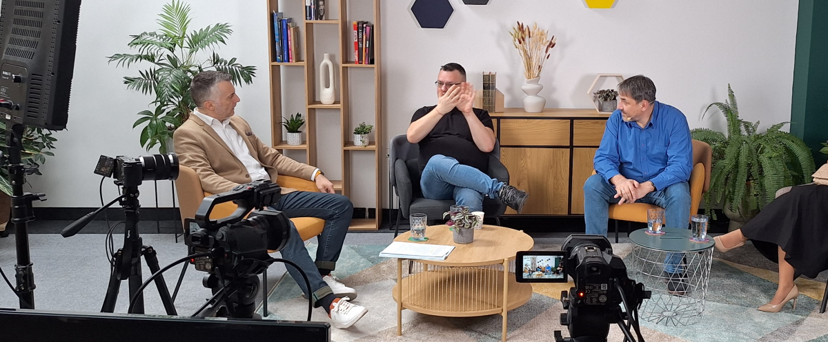 Podcast Studio YEP Cover